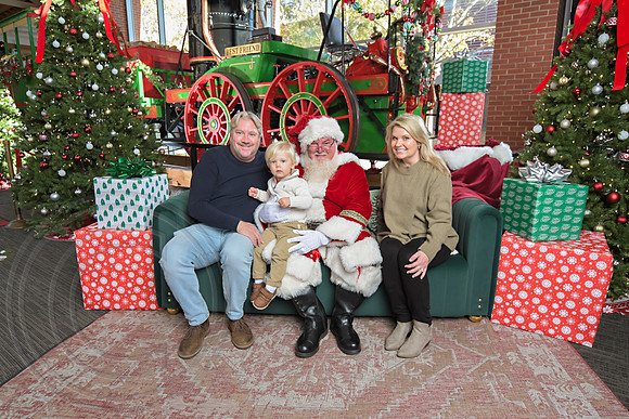 The Charleston Santa 2024-Nov30-0492