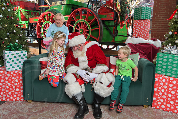 The Charleston Santa 2024-Dec14-2398