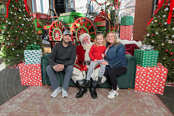 The Charleston Santa 2024-Dec22-3868