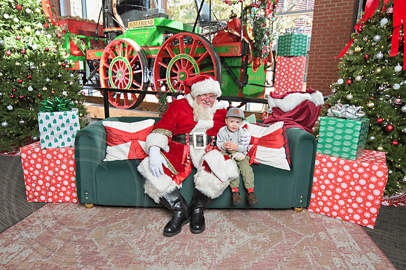 The Charleston Santa 2024-Dec1-0961