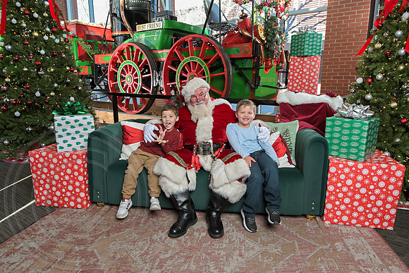 The Charleston Santa 2024-Dec22-3999