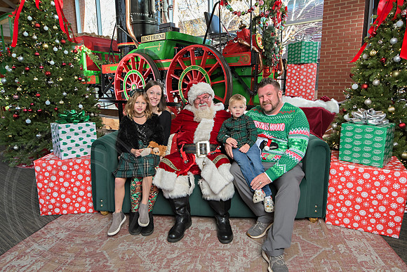 The Charleston Santa 2024-Dec15-2767