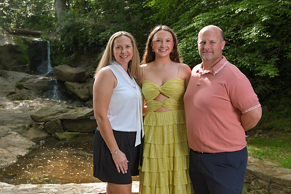 RKPhoto-2024-FallsPark-PromPics-62