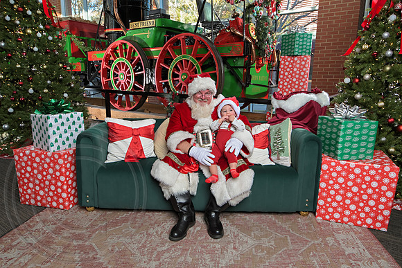 The Charleston Santa 2024-Dec7-1756