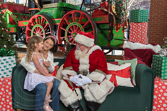 The Charleston Santa 2024-Dec21-3186