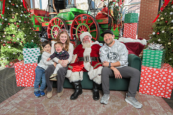 The Charleston Santa 2024-Dec15-3032