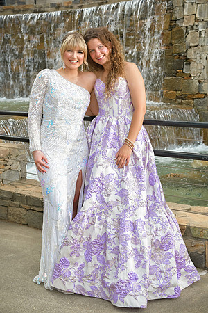 RKPhoto-2024-FallsPark-PromPics-132