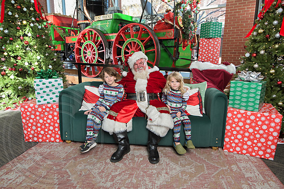 The Charleston Santa 2024-Dec15-3048