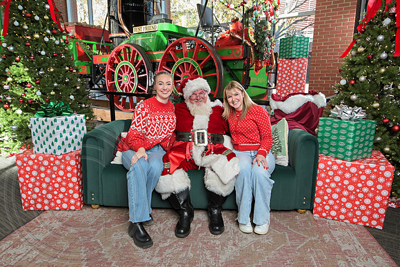 The Charleston Santa 2024-Dec7-1651