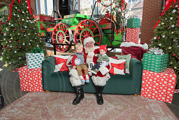 The Charleston Santa 2024-Dec14-2535