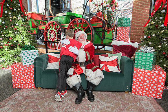 The Charleston Santa 2024-Dec15-3058