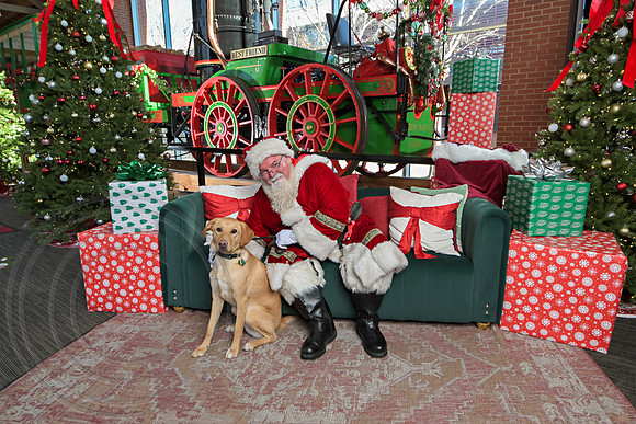 The Charleston Santa 2024-Dec21-3198