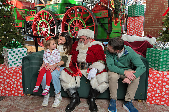 The Charleston Santa 2024-Dec22-3972