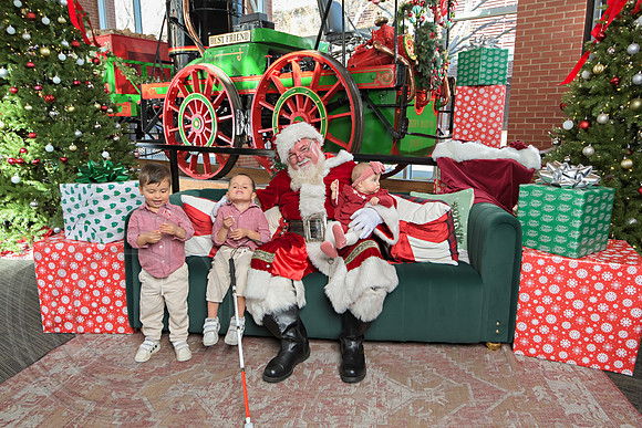 The Charleston Santa 2024-Dec15-3010