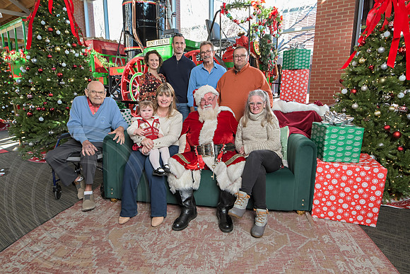 The Charleston Santa 2024-Dec22-3942