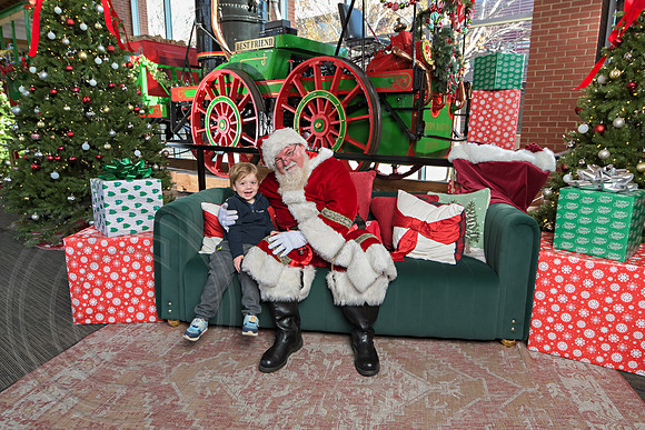 The Charleston Santa 2024-Dec15-2786