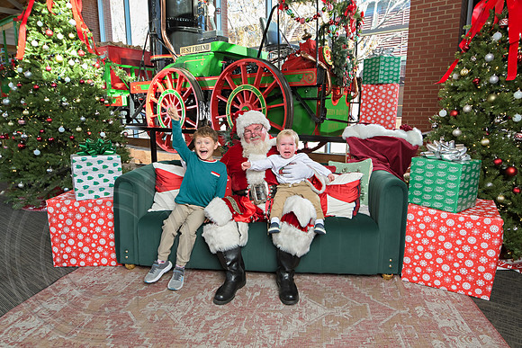 The Charleston Santa 2024-Dec14-2461