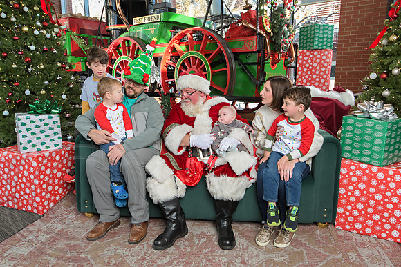 The Charleston Santa 2024-Dec14-2545
