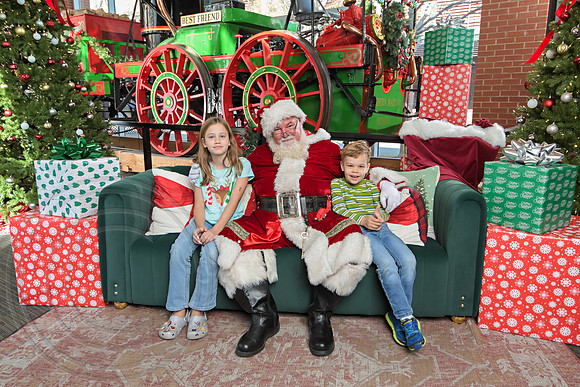The Charleston Santa 2024-Dec15-3015