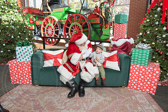 The Charleston Santa 2024-Dec1-0962