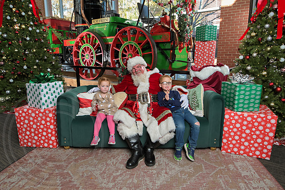 The Charleston Santa 2024-Dec7-1724