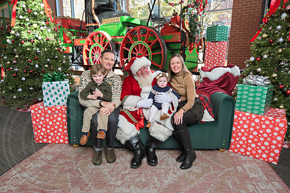 The Charleston Santa 2024-Dec1-0964