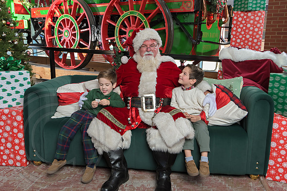The Charleston Santa 2024-Dec22-3740