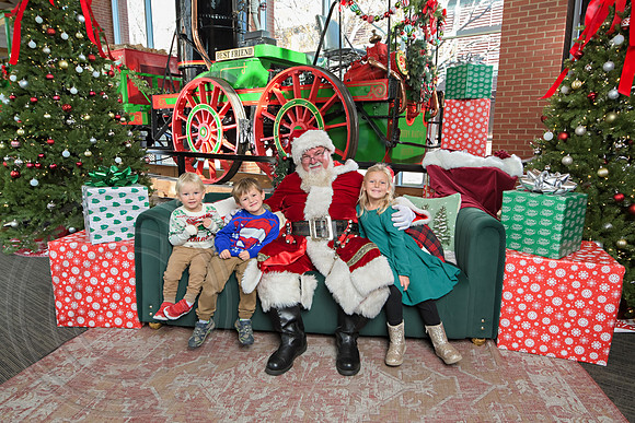 The Charleston Santa 2024-Dec15-2935