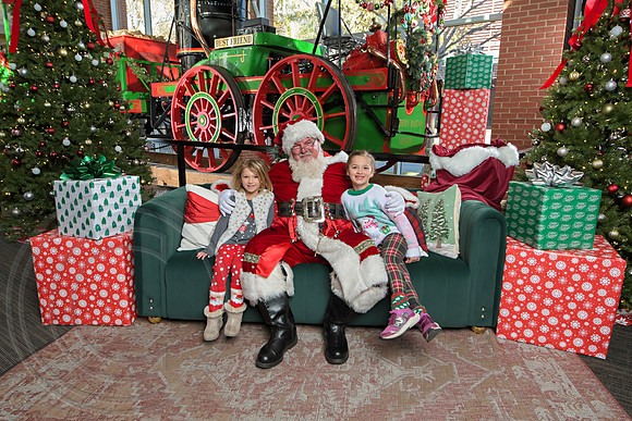The Charleston Santa 2024-Dec7-1688