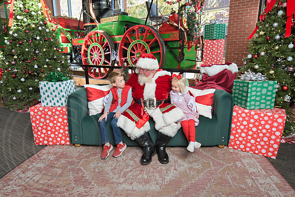 The Charleston Santa 2024-Nov30-0539