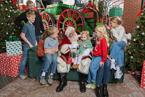 The Charleston Santa 2024-Dec22-3997