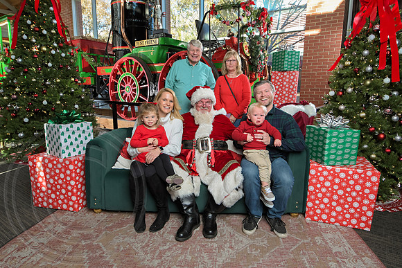 The Charleston Santa 2024-Dec7-1740