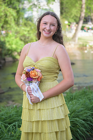 RKPhoto-2024-FallsPark-PromPics-77