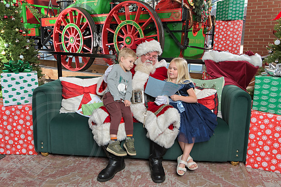 The Charleston Santa 2024-Dec15-3042