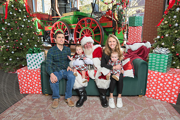 The Charleston Santa 2024-Dec1-0862