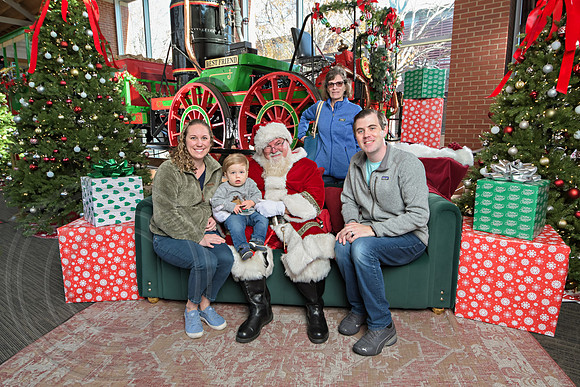 The Charleston Santa 2024-Dec15-2765
