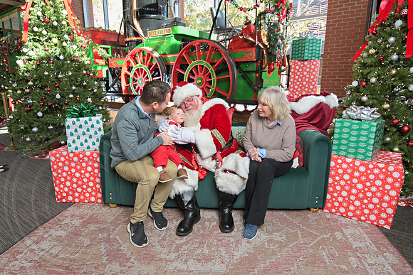 The Charleston Santa 2024-Dec1-0947