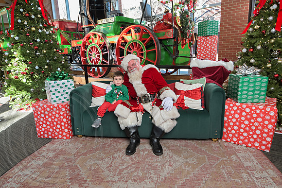 The Charleston Santa 2024-Dec22-3918