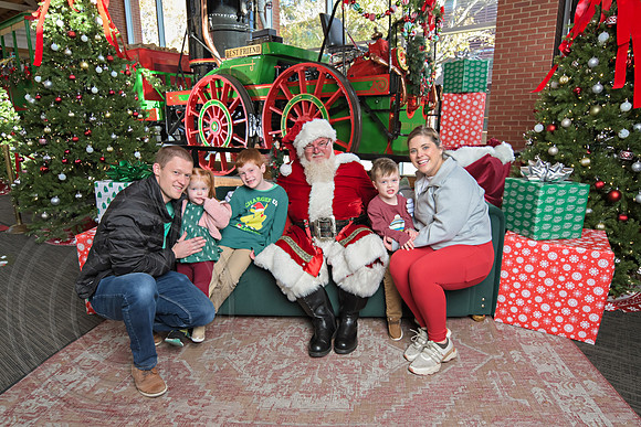 The Charleston Santa 2024-Nov30-0512