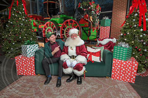 The Charleston Santa 2024-Dec10-2304