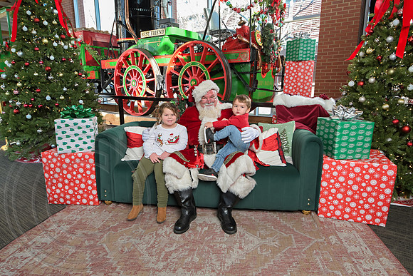 The Charleston Santa 2024-Dec22-3840
