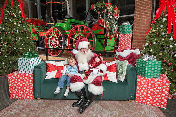 The Charleston Santa 2024-Dec3-1229