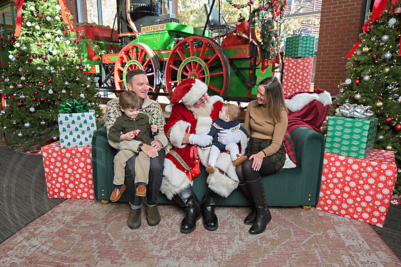 The Charleston Santa 2024-Dec1-0966