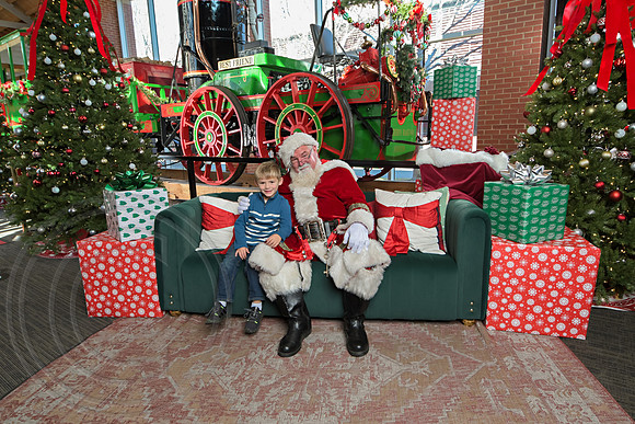 The Charleston Santa 2024-Dec22-3949