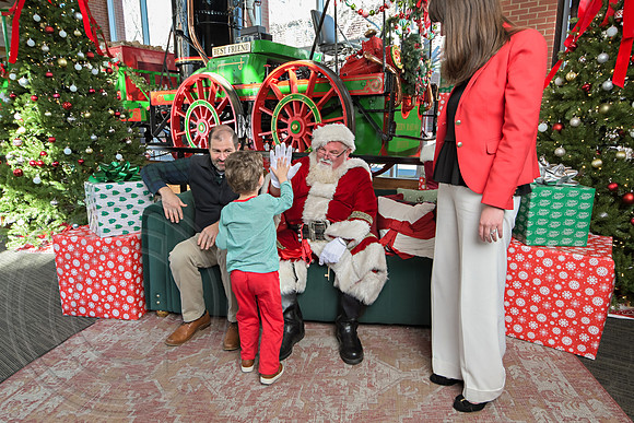 The Charleston Santa 2024-Dec22-3930
