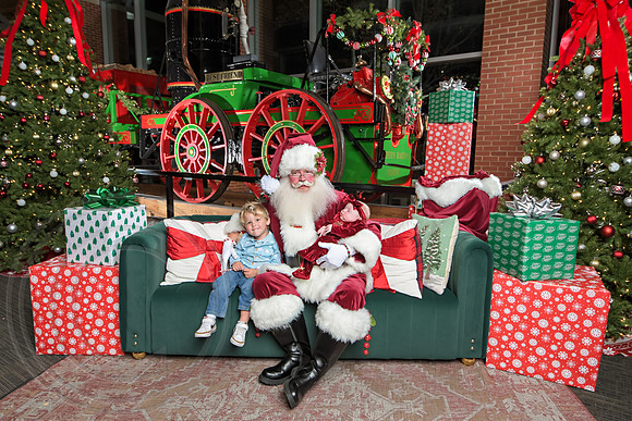 The Charleston Santa 2024-Dec3-1228