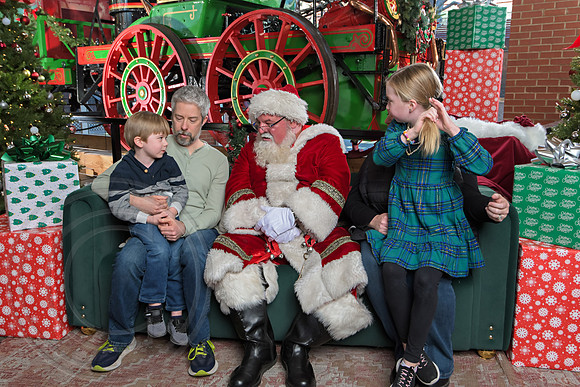 The Charleston Santa 2024-Dec22-4060