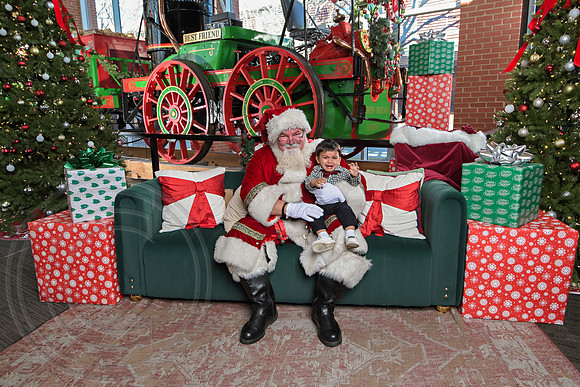 The Charleston Santa 2024-Dec22-4033