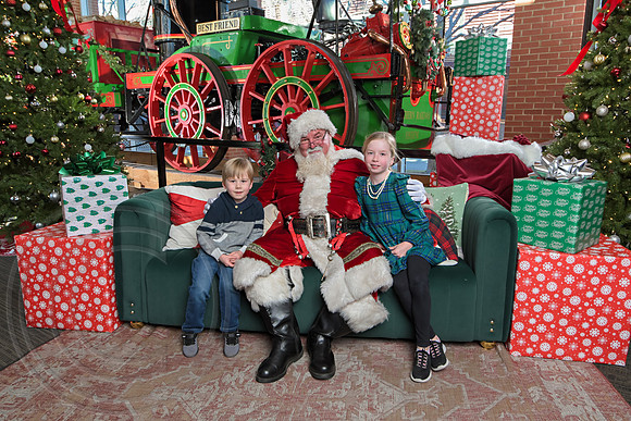 The Charleston Santa 2024-Dec22-4058