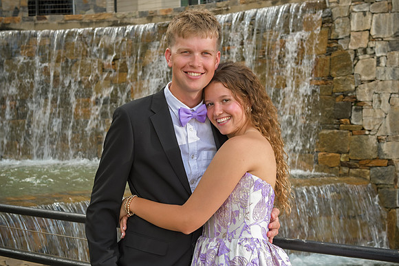 RKPhoto-2024-FallsPark-PromPics-89